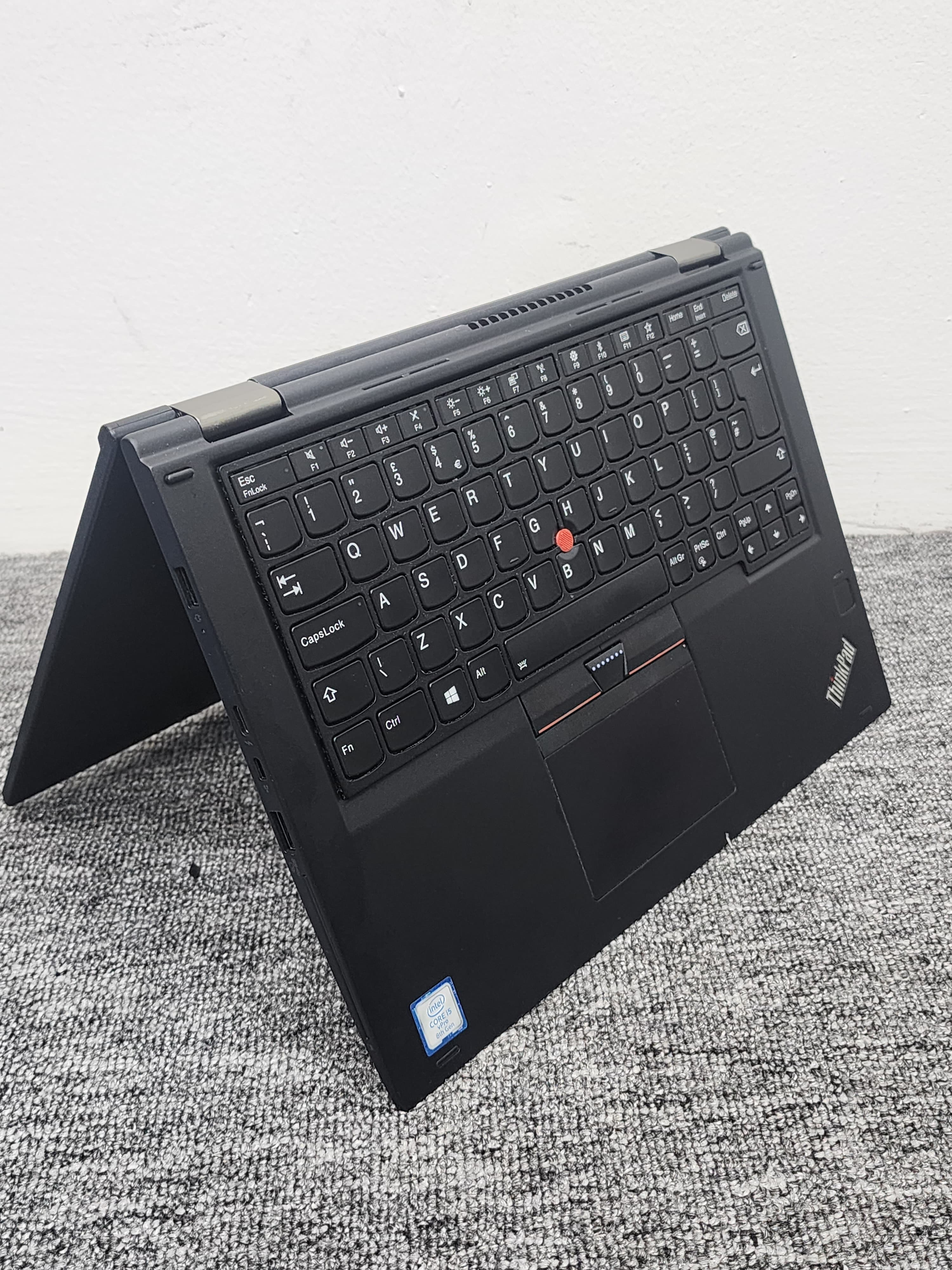 Lenovo Thinkpad Yoga i5 8gh 8/256 SSD